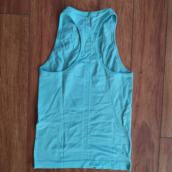 Lululemon Run Swiftly Tech Tank - Size 4 - Picture 4 of 6